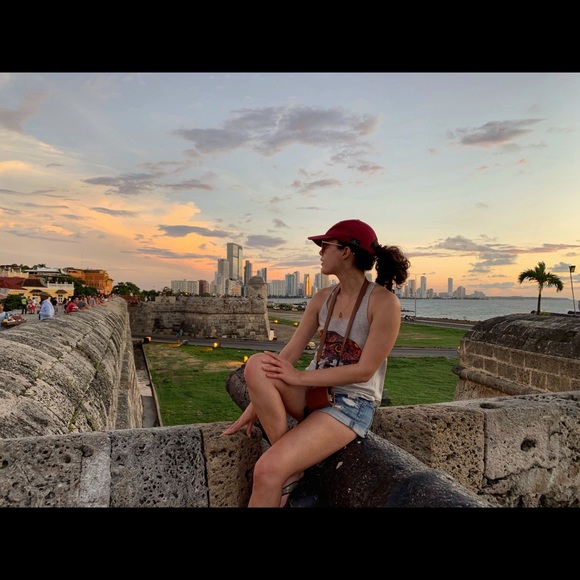 Hello Poshers 💕 - Picture 5 of 8